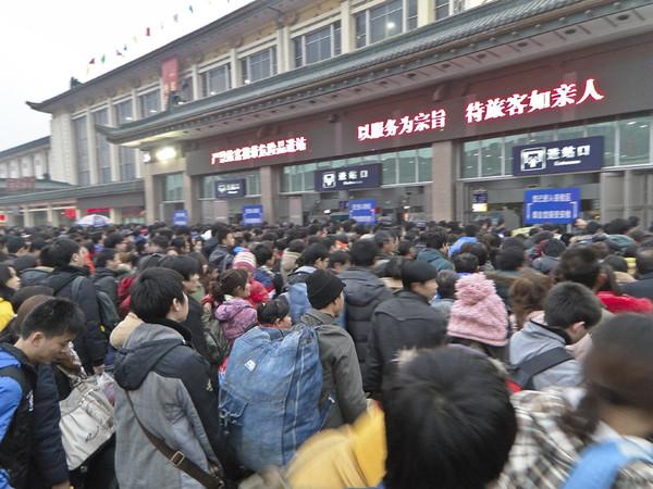 复合塑料防护材料在安保行业的应用