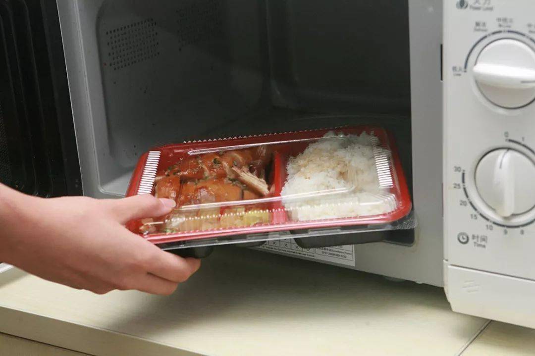 塑料制品在微波炉中的使用，安全性与注意事项
